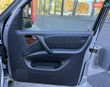 Серый Мерседес М-Класс, объемом двигателя 2.7 л и пробегом 389 тыс. км за 8250 $, фото 27 на Automoto.ua