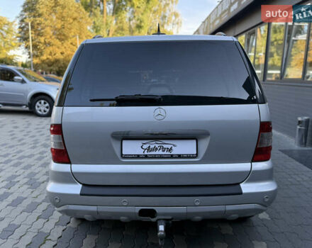 Серый Мерседес М-Класс, объемом двигателя 2.7 л и пробегом 389 тыс. км за 8250 $, фото 6 на Automoto.ua