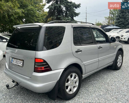 Сірий Мерседес М-Клас, об'ємом двигуна 4.27 л та пробігом 300 тис. км за 5900 $, фото 6 на Automoto.ua