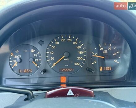 Сірий Мерседес М-Клас, об'ємом двигуна 2.69 л та пробігом 255 тис. км за 8000 $, фото 3 на Automoto.ua