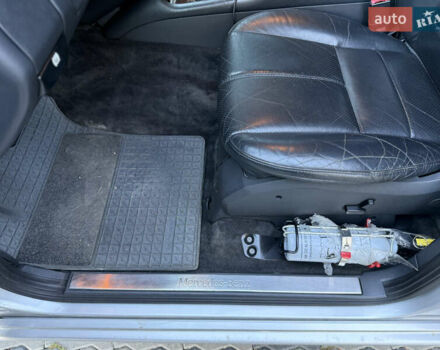 Серый Мерседес М-Класс, объемом двигателя 2.7 л и пробегом 389 тыс. км за 8250 $, фото 15 на Automoto.ua