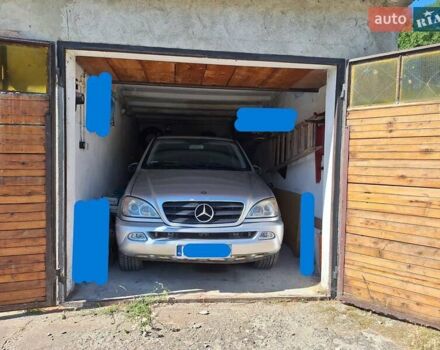 Сірий Мерседес М-Клас, об'ємом двигуна 2.7 л та пробігом 216 тис. км за 8250 $, фото 3 на Automoto.ua