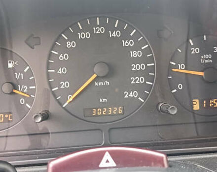 Сірий Мерседес М-Клас, об'ємом двигуна 2.7 л та пробігом 302 тис. км за 12000 $, фото 16 на Automoto.ua