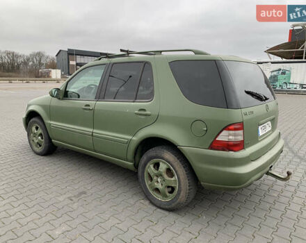 Серый Мерседес М-Класс, объемом двигателя 2.7 л и пробегом 336 тыс. км за 3700 $, фото 2 на Automoto.ua