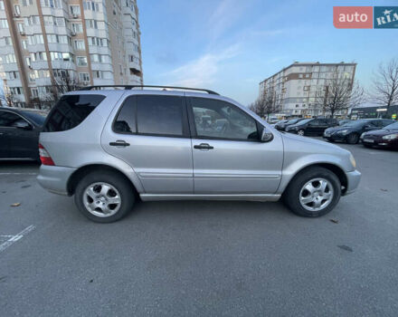 Серый Мерседес М-Класс, объемом двигателя 3.2 л и пробегом 372 тыс. км за 5700 $, фото 1 на Automoto.ua