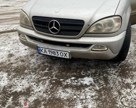 Серый Мерседес М-Класс, объемом двигателя 2.7 л и пробегом 400 тыс. км за 2000 $, фото 8 на Automoto.ua