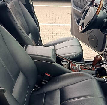 Сірий Мерседес М-Клас, об'ємом двигуна 2.7 л та пробігом 302 тис. км за 12000 $, фото 25 на Automoto.ua