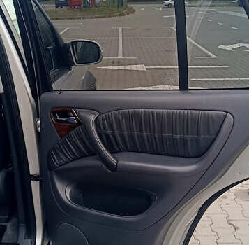 Сірий Мерседес М-Клас, об'ємом двигуна 2.7 л та пробігом 302 тис. км за 12000 $, фото 23 на Automoto.ua