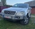 Сірий Мерседес М-Клас, об'ємом двигуна 5 л та пробігом 283 тис. км за 5700 $, фото 1 на Automoto.ua