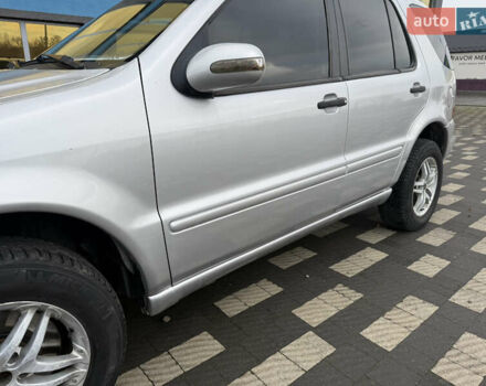 Серый Мерседес М-Класс, объемом двигателя 2.69 л и пробегом 400 тыс. км за 6300 $, фото 7 на Automoto.ua