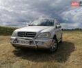 Серый Мерседес М-Класс, объемом двигателя 5 л и пробегом 208 тыс. км за 10500 $, фото 5 на Automoto.ua
