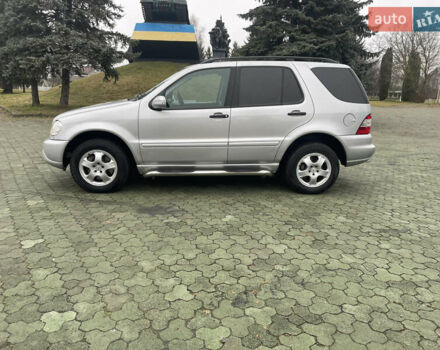 Серый Мерседес М-Класс, объемом двигателя 2.69 л и пробегом 390 тыс. км за 8350 $, фото 2 на Automoto.ua