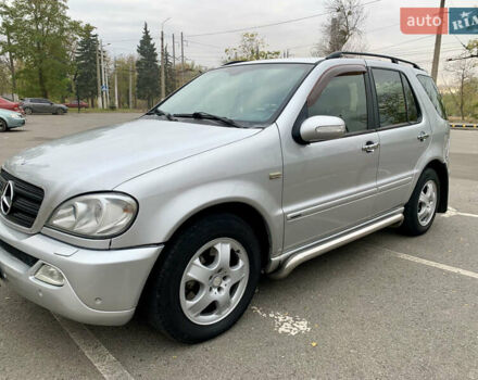 Серый Мерседес М-Класс, объемом двигателя 3.72 л и пробегом 299 тыс. км за 7000 $, фото 9 на Automoto.ua