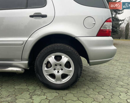 Серый Мерседес М-Класс, объемом двигателя 2.69 л и пробегом 390 тыс. км за 8350 $, фото 23 на Automoto.ua