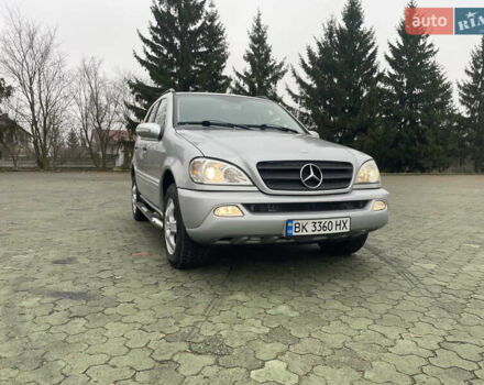 Серый Мерседес М-Класс, объемом двигателя 2.69 л и пробегом 390 тыс. км за 8350 $, фото 15 на Automoto.ua