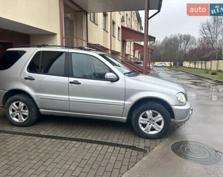 Серый Мерседес М-Класс, объемом двигателя 2.7 л и пробегом 327 тыс. км за 8500 $, фото 11 на Automoto.ua