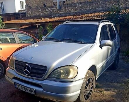 Серый Мерседес М-Класс, объемом двигателя 3.8 л и пробегом 350 тыс. км за 6100 $, фото 6 на Automoto.ua