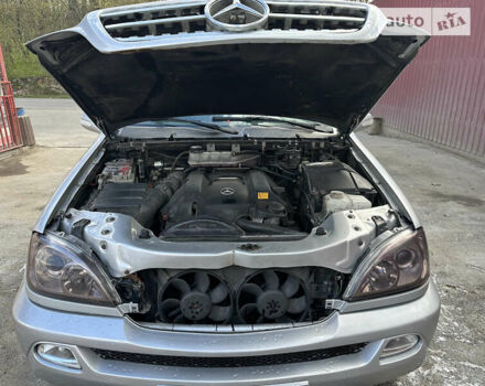 Сірий Мерседес М-Клас, об'ємом двигуна 3.72 л та пробігом 290 тис. км за 7800 $, фото 18 на Automoto.ua