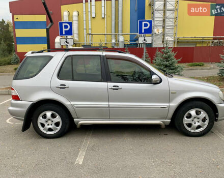 Серый Мерседес М-Класс, объемом двигателя 3.72 л и пробегом 299 тыс. км за 7000 $, фото 3 на Automoto.ua