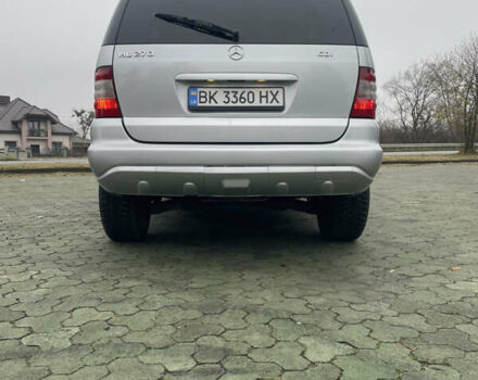 Серый Мерседес М-Класс, объемом двигателя 2.69 л и пробегом 390 тыс. км за 8350 $, фото 7 на Automoto.ua