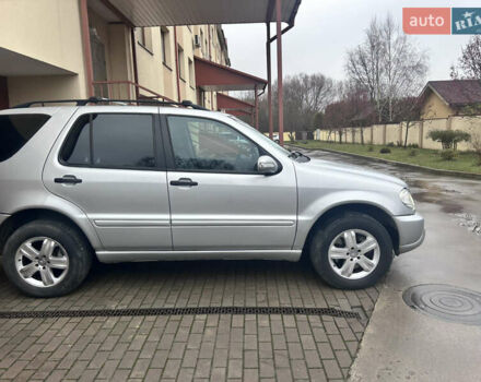 Серый Мерседес М-Класс, объемом двигателя 2.7 л и пробегом 327 тыс. км за 8500 $, фото 10 на Automoto.ua