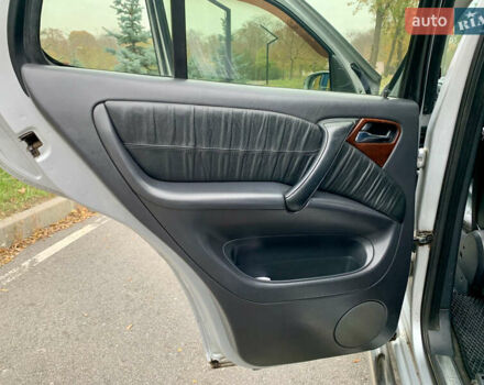 Серый Мерседес М-Класс, объемом двигателя 3.72 л и пробегом 299 тыс. км за 7000 $, фото 12 на Automoto.ua