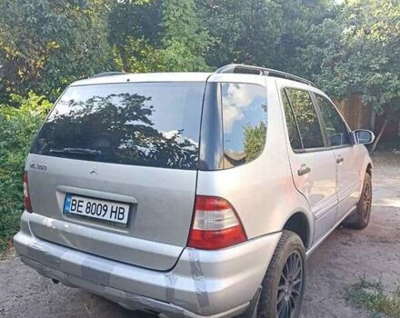 Серый Мерседес М-Класс, объемом двигателя 3.5 л и пробегом 350 тыс. км за 5800 $, фото 1 на Automoto.ua