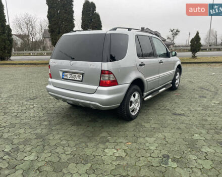 Серый Мерседес М-Класс, объемом двигателя 2.69 л и пробегом 390 тыс. км за 8350 $, фото 10 на Automoto.ua