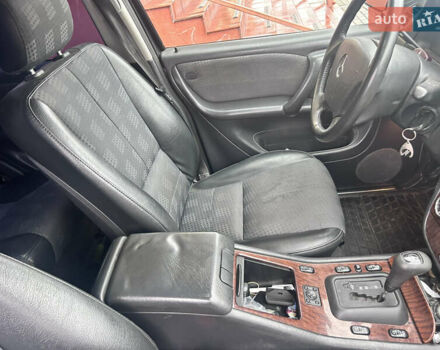 Серый Мерседес М-Класс, объемом двигателя 2.7 л и пробегом 327 тыс. км за 8500 $, фото 15 на Automoto.ua