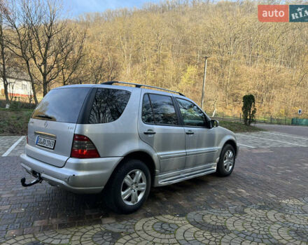 Серый Мерседес М-Класс, объемом двигателя 2.7 л и пробегом 270 тыс. км за 4400 $, фото 9 на Automoto.ua