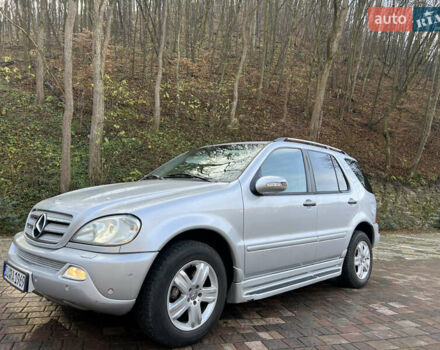 Серый Мерседес М-Класс, объемом двигателя 2.7 л и пробегом 270 тыс. км за 4400 $, фото 1 на Automoto.ua