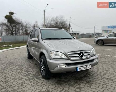 Серый Мерседес М-Класс, объемом двигателя 2.69 л и пробегом 383 тыс. км за 9800 $, фото 4 на Automoto.ua