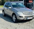 Сірий Мерседес М-Клас, об'ємом двигуна 2.99 л та пробігом 400 тис. км за 7490 $, фото 1 на Automoto.ua