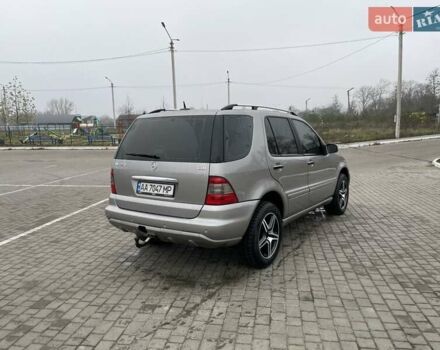 Серый Мерседес М-Класс, объемом двигателя 2.69 л и пробегом 383 тыс. км за 9800 $, фото 11 на Automoto.ua