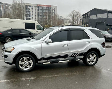 Серый Мерседес М-Класс, объемом двигателя 4.97 л и пробегом 228 тыс. км за 10000 $, фото 8 на Automoto.ua