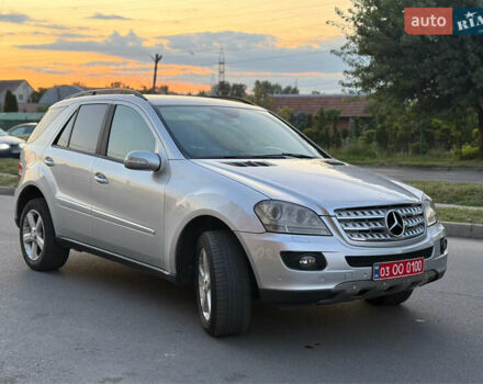 Сірий Мерседес М-Клас, об'ємом двигуна 3 л та пробігом 350 тис. км за 10400 $, фото 22 на Automoto.ua