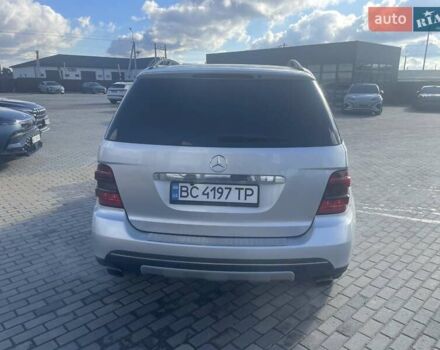 Сірий Мерседес М-Клас, об'ємом двигуна 3.5 л та пробігом 303 тис. км за 9500 $, фото 4 на Automoto.ua