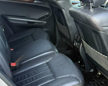 Серый Мерседес М-Класс, объемом двигателя 3.5 л и пробегом 300 тыс. км за 7999 $, фото 19 на Automoto.ua