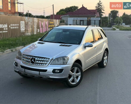 Сірий Мерседес М-Клас, об'ємом двигуна 3 л та пробігом 350 тис. км за 10400 $, фото 16 на Automoto.ua
