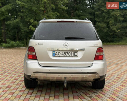 Сірий Мерседес М-Клас, об'ємом двигуна 3 л та пробігом 350 тис. км за 10400 $, фото 5 на Automoto.ua