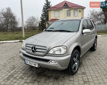 Серый Мерседес М-Класс, объемом двигателя 2.69 л и пробегом 383 тыс. км за 9800 $, фото 2 на Automoto.ua