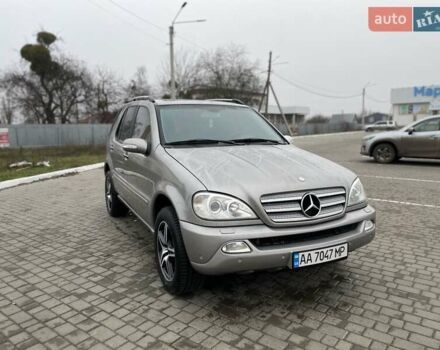 Серый Мерседес М-Класс, объемом двигателя 2.69 л и пробегом 383 тыс. км за 9800 $, фото 5 на Automoto.ua