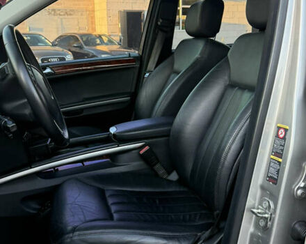 Серый Мерседес М-Класс, объемом двигателя 3.5 л и пробегом 300 тыс. км за 7999 $, фото 25 на Automoto.ua