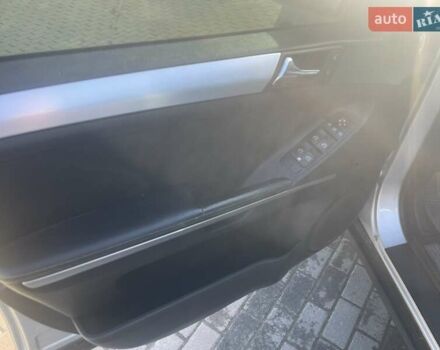 Сірий Мерседес М-Клас, об'ємом двигуна 3.5 л та пробігом 303 тис. км за 9500 $, фото 6 на Automoto.ua