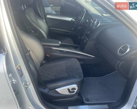 Сірий Мерседес М-Клас, об'ємом двигуна 3.5 л та пробігом 303 тис. км за 9500 $, фото 16 на Automoto.ua