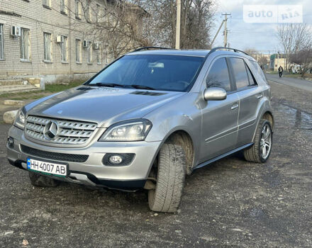 Сірий Мерседес М-Клас, об'ємом двигуна 2.99 л та пробігом 320 тис. км за 11900 $, фото 8 на Automoto.ua