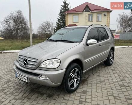 Серый Мерседес М-Класс, объемом двигателя 2.69 л и пробегом 383 тыс. км за 9800 $, фото 1 на Automoto.ua