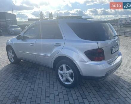 Сірий Мерседес М-Клас, об'ємом двигуна 3.5 л та пробігом 303 тис. км за 9500 $, фото 5 на Automoto.ua