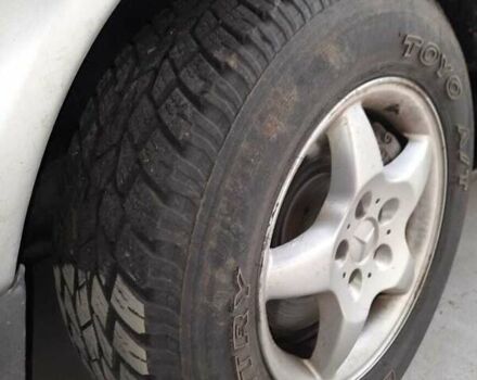 Сірий Мерседес М-Клас, об'ємом двигуна 2.7 л та пробігом 300 тис. км за 7500 $, фото 1 на Automoto.ua