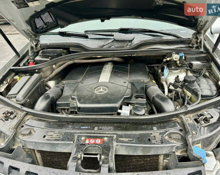 Серый Мерседес М-Класс, объемом двигателя 4.97 л и пробегом 228 тыс. км за 10000 $, фото 9 на Automoto.ua